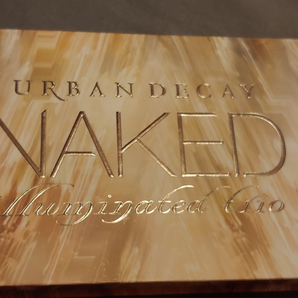 Urban Decay Illuminated trio pallete